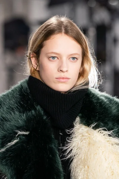 Look 85